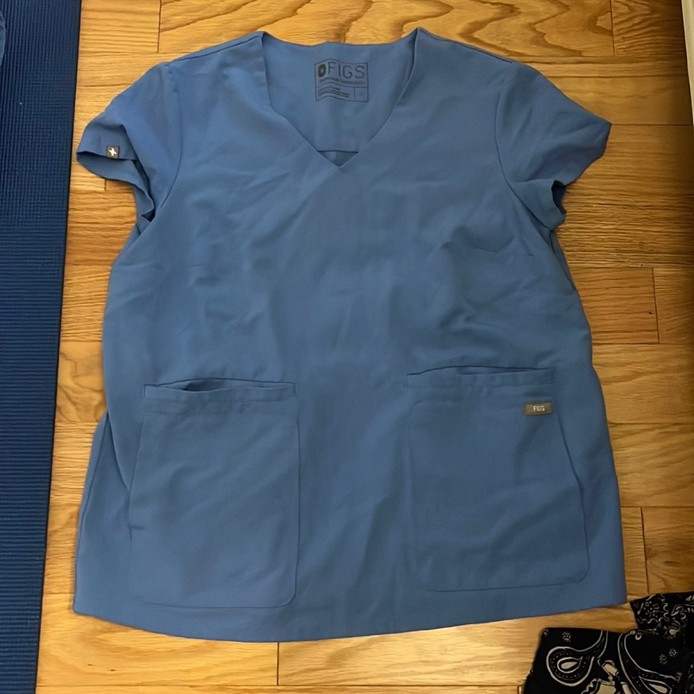 FIGS blue double pocket scrub top - size small